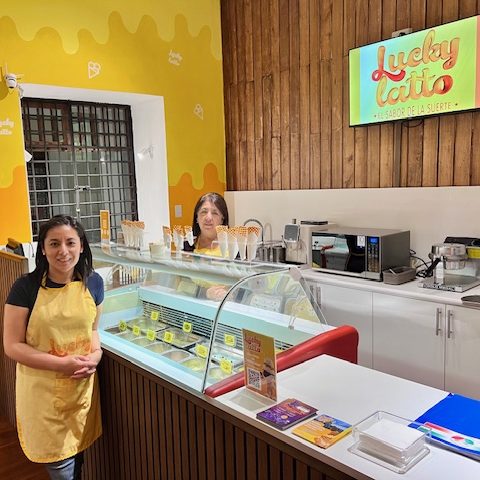 Norma Larco y Ma. Fernanda Del Pozo   