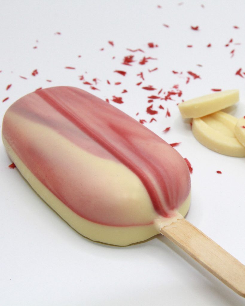 Cómo hacer marmoleado bicolor en helados con chocolate blanco Opalys y frambuesa